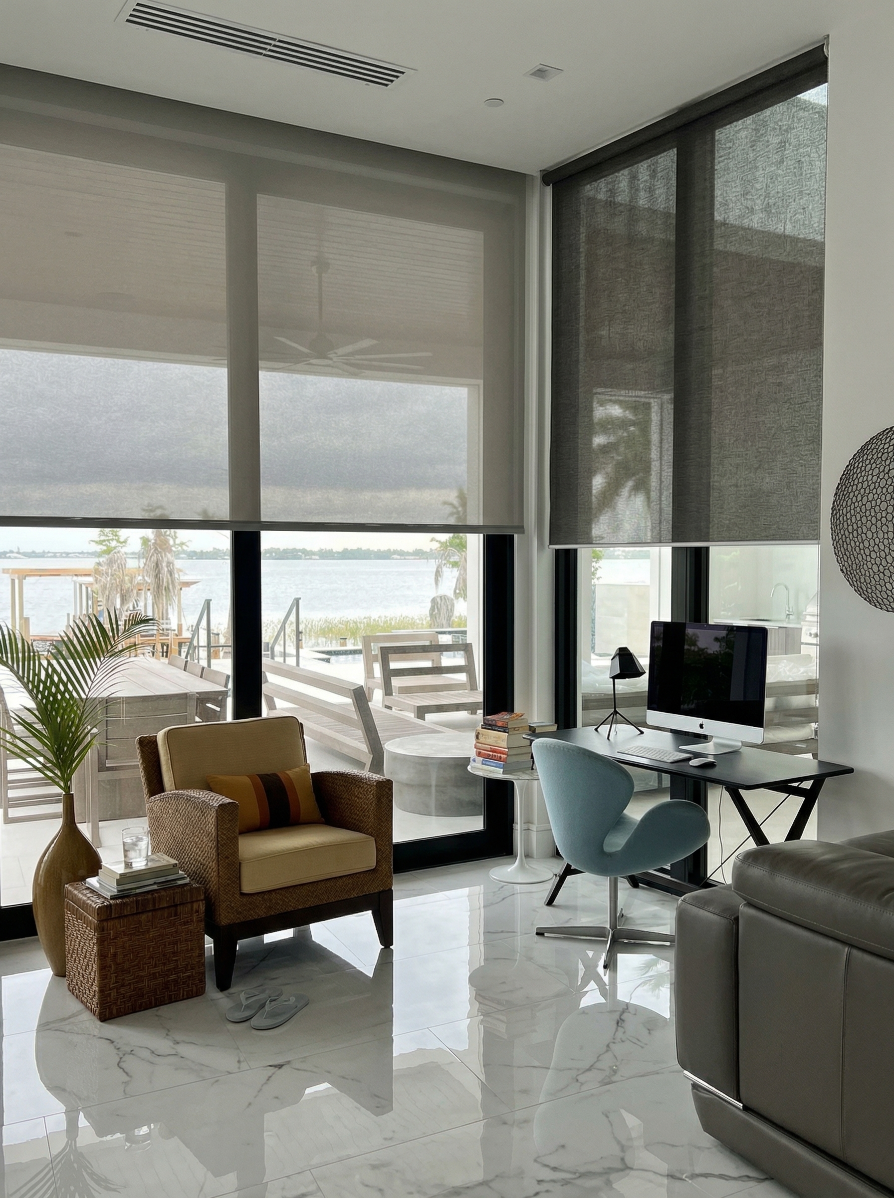 Sala de estar con rollers blancos